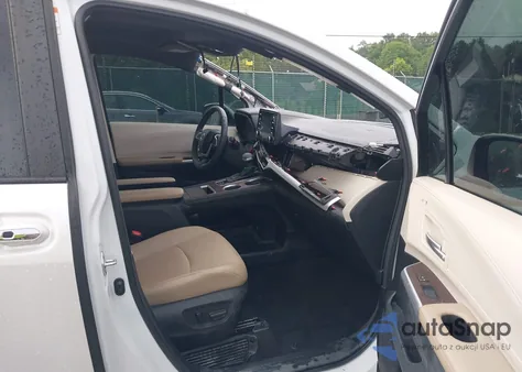 2024 Toyota Sienna Xle from USA, damaged, VIN 5TDJSKFCXRS113041